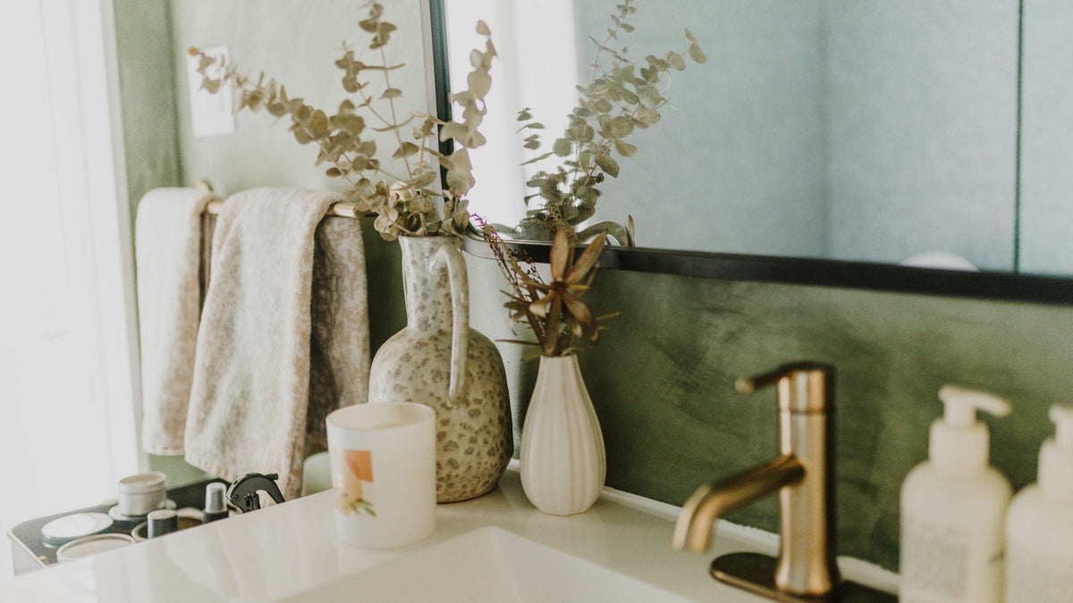 bathroom in a green tone